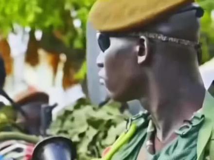 拒绝还杯!塞内加尔把非洲杯送进军事基地保护。#非洲杯 #塞内加尔 #FCONLINE #FCOL金球计划 #FC欧陆硝烟再起