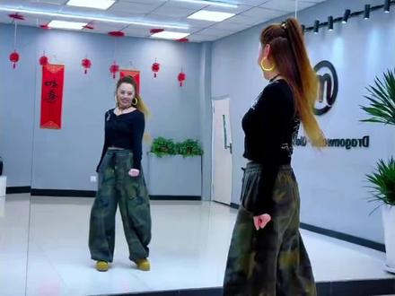 #草原花盛开#广场舞背面完整版 #创作者中心 #创作灵感 #一学就会系列 @DOU+上热门 @DOU+小助手 @抖音小助手