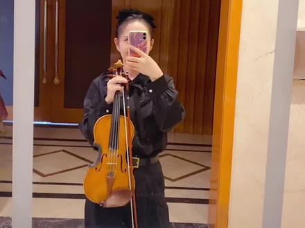 乐器比价第一弹,这期谁赢了请在评论区告诉我#欢迎来到我的世界 #兰州交响乐团 #交响乐团 @抖音小助手