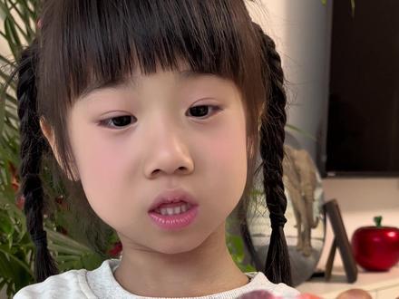 这个奇妙蛋不仅好吃!竟然还是个盲盒!每一颗里面都有一个立体造型的小动物!可太有趣了!送宝宝当礼物当奖励都很好!#甘蜜奇妙蛋 #六一礼物#儿童零食
