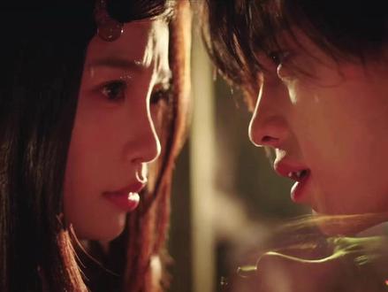 这段我真的尖叫了啊啊啊啊啊啊啊就是非常非常暧昧啊啊 靳朝你就承认你心动了吧#甜爆了 #双轨 #靳朝 #姜暮