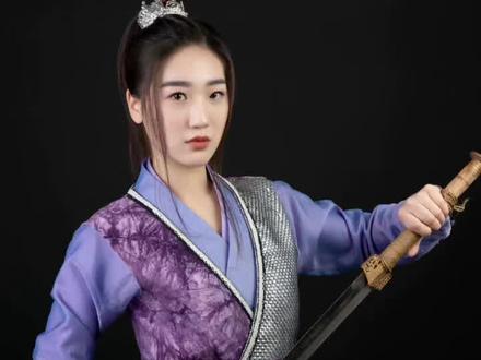 古风女侠影视化妆教程
#发型教程 #汉服发型 #北京康雅吉丽影视化妆学校 @化妆师樊雪梅