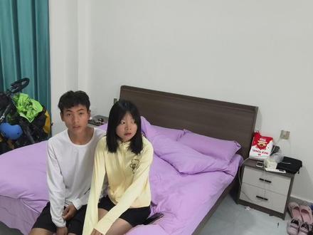 情侣骑单车去旅行,自行车坏了,有女友陪我住60元宾馆真幸福 #穷游 #骑行 #宾馆 #自行车 #情侣 #旅行