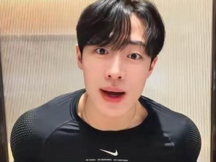 到底是在陪我吃饭还是来给我添堵? #豆包ai #豆包#韩国人#韩国欧巴 #吃饭