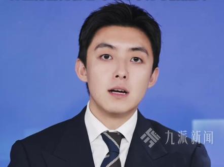 12月11日报道,#LV一款狗窝售价50万 ,该系列还有13.8万的狗碗,10300元的狗风衣,17万的宠物包……