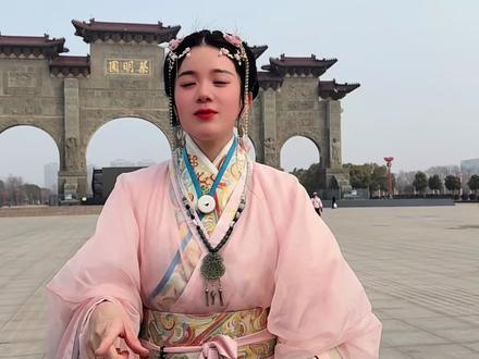 蔡氏祭祖大典最新消息,潮汕沟湖英歌队出发时间更改为3月19号出发,21号蔡明园演出,这次还有涛声锣鼓队一同回归,大家互相转告,避免错过了精彩的英歌表演。演出具体时间,到时候回提前告知大家,尽请期待#蔡氏一家亲#蔡氏祭祖 #上蔡#蔡明园#最新消息