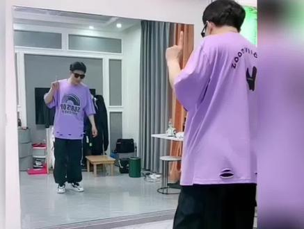 #本色英雄 #曳步舞 #背面慢动作分解 #原创奇迹炫舞门#保姆教程 奇迹直播间教学