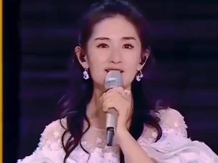谢娜成都演唱会开唱