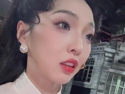 #强东玥 #音乐剧破墙 #人物小传 #好歌推荐 #日常 谁懂有多好听啊 路人被震撼了
循环无数遍了 期待音源
@强东玥