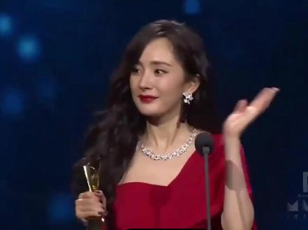 "座位风波"仅1月,肖战拿下视帝,意外让颗粒无收的杨幂成了笑话#肖战杨幂