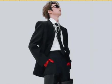 #刘耀文审美还是太权威了 #刘耀文 :审美权威,引领潮流新风尚!
不得不说,刘耀文的审美着实权威,这波操作又稳又狠,其审美优势主要体现在三个方面。