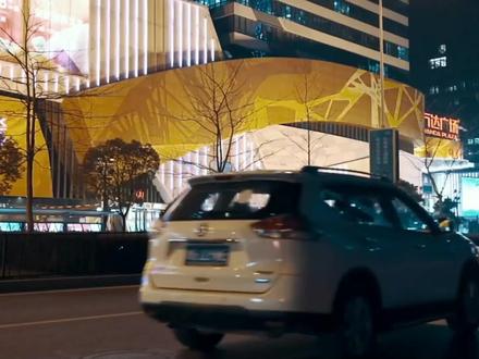 《纯妹妹》MV,清新甜美,少女感十足,引发关注。