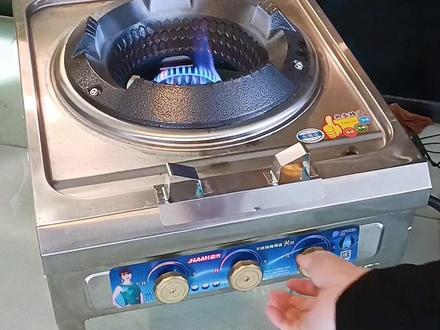 为什么买回去的猛火灶没有直播的猛火灶火力大呢?是什么原因还有解决的办法。#厨房好物 #燃气灶 #猛火灶 #商用燃气灶