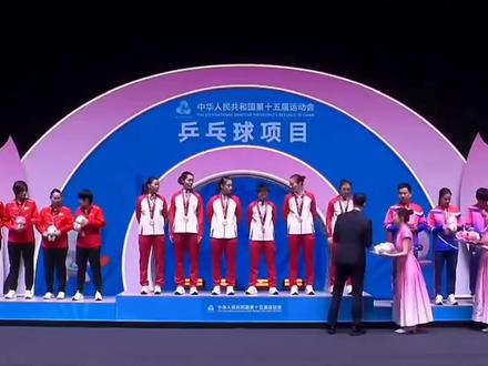 奥运冠军陈梦拒站C位!让绝杀功臣站中间,这才是真正的团队精神