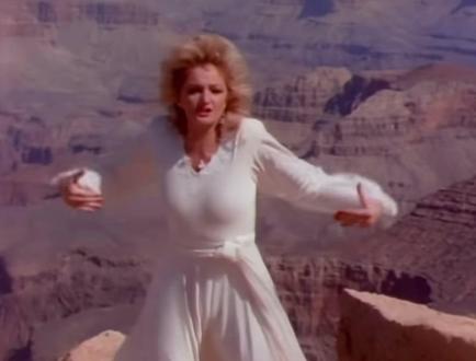 Bonnie Tyler - Holding Out For A Hero 1984 邦妮·泰勒 - 坚持英雄 #欧美音乐 #爱音乐爱生活 #怀旧经典 #音乐治愈 #跟着节奏嗨起来