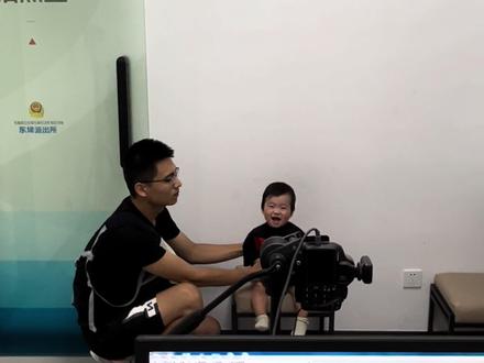 异地办理十月龄宝宝的第一张身份证
1 江浙沪皖可以异地初次申领居民身份证(免费)其他地区看当地政策
2新生儿就可以办理(一般会告诉你等大点再来多半是怕麻烦,态度强硬就可以办)
3需要携带宝宝的户口本、父母结婚证、父母身份证、出生医学证明
4儿童身份证有效期为五年,建议三年就重新办,小宝宝指纹采集很难成功,三岁以后再采集
5异地办理20天可以拿到证件,当地办理10天就可以拿到证件了
大家都抓紧给宝宝办吧,出门方便不用再拿着户口本啦,还能防guai ,新手爸妈快快收藏起来吧#儿童身份证#儿童坐火车新规 #身份证 #儿童安全