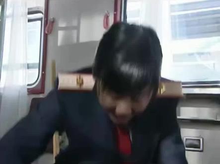 美女列车员打扫卫生发现?结局令人毛骨悚然!!#我的观影报告#好剧推荐#影视解说