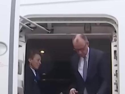 现场视频!德国总理默茨抵京 开启任内首次访华