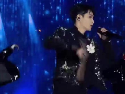 #剪映#张艺兴#大花轿 #跨年#4k高清动态壁纸 张艺兴跨年大花轿无水印制作教程三秒一键设置@剪映 @抖音小助手 @DOU+小助手