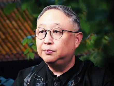 八一和黑娃不是配角,是替忆秦娥死掉的人生 🔥看懂八一和黑娃,才懂#忆秦娥 多残酷。#八一 逃回老家,替她过了想逃不敢逃的平凡日子;#黑娃 摔死在台上,替她演了熬不出来的结局。还有#小白鞋,替她疯了。三个角色全是她的命运镜像:能当主角的,从来不是最厉害的人,而是最没得选的人。#主角