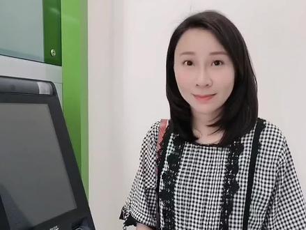 1.台湾普发每人6000台币到账,虽然不多,但可以吃鸡蛋了。
2.台湾物价突飞猛涨,补偿给老板姓的每人6000台币到账了,该怎么花呢?
3.还算有良心,每人到账6000台币,可以去卖鸡蛋了
#台湾生活
#歌曲爱的蠢动
#台湾普通百姓的真实生活
#主打的就是一个真实
#今日分享
