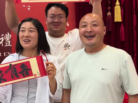 帮忙布置明天老表的订婚现场,真的太浪漫了……#订婚 #记录真实生活 @孙大永 @马留强