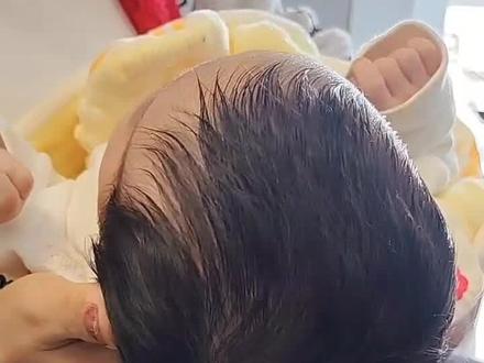#满月宝宝#剪胎毛 从头开始一生无忧#新生婴儿