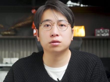 华为微泵液冷手机壳,散热到底怎么样? 自带芯片的手机壳,到底是黑科技还是智商税?299能冲吗?#华为 #华为mate60pro #华为手机壳 #微泵液冷壳 #玩转数码