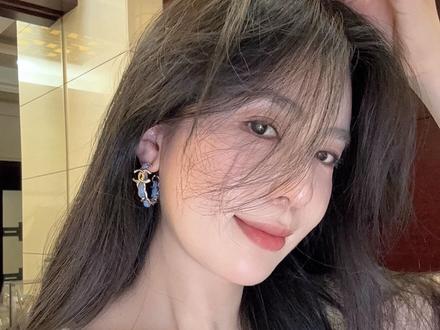 女孩子最无声的炫耀就是发量惊人#发量