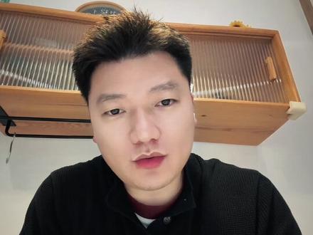 智己的最大问题是……没搞清楚车究竟要卖给谁?!
给智己破局提个不成熟的小建议👉👉
#抖音创作激励计划 #创作者中心 #创作灵感 #智己ls8 #智己ls6超级爆品