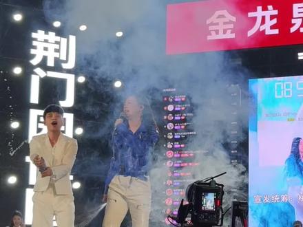 看唐艺就要体验现场看 是真的超好看 手机拍不出她的美❤️#演唱会现场打卡 #记录精彩瞬间 #嗨翻全场 #笑容最治愈的女孩 @🌈唐艺(22-24号晚7点荆门园博园) @唐艺起去远方