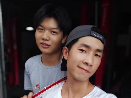 #奔驰后排座椅拆卸 老款奔驰基本上一致。#感谢官方感谢热门 #申请上热门