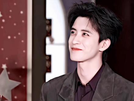 大帅哥暗爽中…#敖瑞鹏 #Gucci @我是敖瑞鹏#比敖瑞鹏先来的是他喷的香水#敖瑞鹏不二之臣 #敖瑞鹏岑森