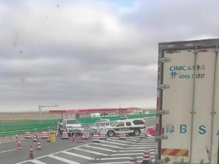 乌力吉服务区整治超牌拉普货,只查大板车!#货车司机