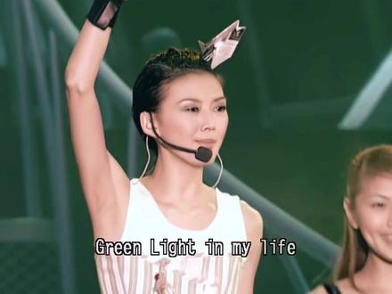 以后就用这个跳广场舞吧~#孙燕姿 #绿光 #演唱会 #跳舞