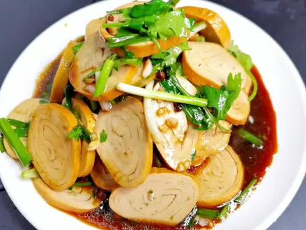 夜市爆单凉菜,凉拌豆腐卷也叫拌素鸡,好吃的关键你知道吗? #凉拌豆腐卷 #凉拌素鸡 #素鸡