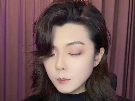 吃十日终焉越来越诡异了,救命!!!#十日终焉 #陈俊南 #吧唧 #谷子