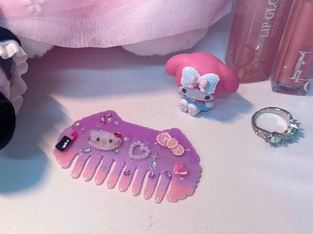 拼豆刘海梳来啦~#做手工我是认真的 #手工 #拼豆 #hellokitty