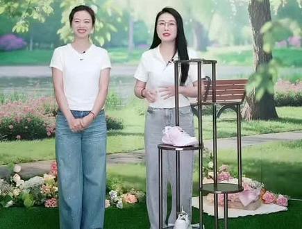 兰知春序新主播菲菲(新华网主持人吴婧菲)12:00走进直播间#与辉同行 #兰知春序 #新主播 #董宇辉