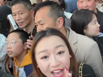 如果没有他你还爱我吗#除了人多还是人多 #张信哲演唱会