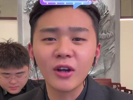 瘦脸针到期照片让人扒出来了#斩虍 @斩虍