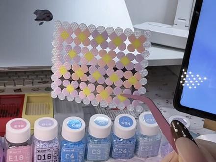 拼豆进入全员镂空时代…
#拼豆