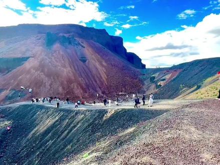 特斯拉自驾游,内蒙古乌兰哈达火山,沿途风景绝美
#特斯拉 #自驾游 #呼和浩特 #乌兰哈达火山地质公园 #抖音看世界 @创作灵感小助手 @DOU+小助手