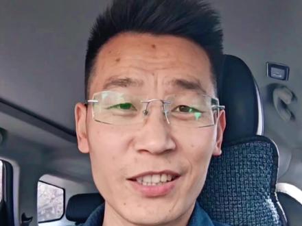 最悬殊专利大战:小米 vs 山东老头乐,悄无声息结束 和解了!和解了!
本来以为是老头乐厂商硬刚科技大厂,结果还没开始就已经结束了。
老头乐厂商和小米的外观专利纠纷,本来定于26日上午进行现场口审,没想到竟然在25日达成了和解。
山东一家只有20人的老头乐厂商,向国知局申请宣告,小米汽车包括后保险杠、前保险杠、前大灯三项核心外观专利无效,想直接废掉小米这三项核心外观专利,没想到在庭审前一天意外达成了和解。
而具体的和解原因并未透露,不知是老头乐怕了,还是小米确实吃亏了。不过目前小米的这3款外观专利仍然有效。
那你觉得和解的真正原因是什么呢?#小米SU7 #讨论 #说真话 #就想说点大实话 #财经知识