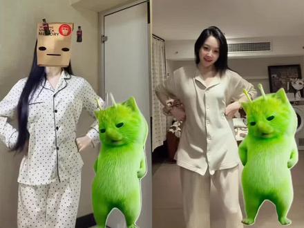 外星小绿猫合拍舞蹈教程,grr手势舞,外星小绿帽素材无水印保存方法来啦 外星小绿猫素材 外星小绿猫无水印获取教程 外星小绿猫舞姿真的很曼妙 外星小绿猫图片 外星小绿猫素材下载 外星小绿猫原视频 外星小绿猫动态图 外星小绿猫素材怎么找 小鸡舞绿色小猫素材 小鸡舞绿猫小猫素材视频 小鸡舞绿幕素材 小鸡舞绿色小猫 #剪映 #外星小绿 #可爱到爆炸💥 #抽象 #小鸡舞挑战