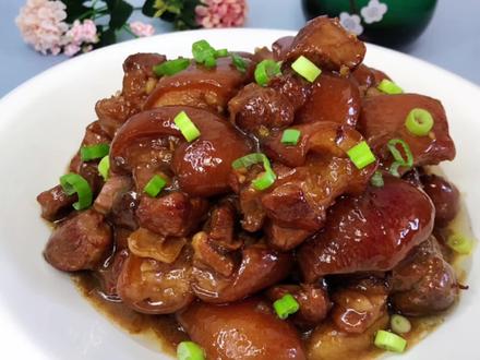 肘子还在整根煮吗?你像我这样做试试,软烂入味熟的也快,好吃