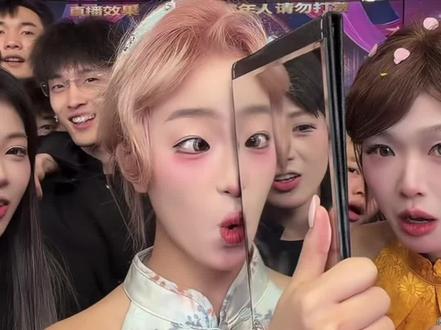 #上热门话题🔥🔥🔥 #姐姐平时都化这么浓的妆吗 #雅家团播 #搞笑版🤣🔥 @博雅g @琼爷g.博雅🐻 @抖音创作小助手