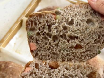 全麦恰巴塔!免揉面!
自己做恰巴塔吧,超详细教程在这里了
#在家做美食 #恰巴塔 #恰巴塔滑蛋 #新鲜出炉 #烘焙新手