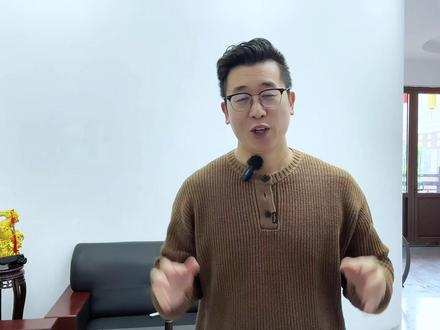 出人意料?樊振东欧冠连输2场,全场气氛格外欢乐。 #乒乓欧冠樊振东2比3温瑞博 #樊振东2比3西蒙高茨 #乒乓欧冠樊振东 #樊振东 #樊振东快乐乒乓