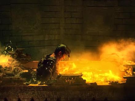 三人泡了金水,却只有吴邪痊愈 #重启之极海听雷 #朱一龙 #影视解说